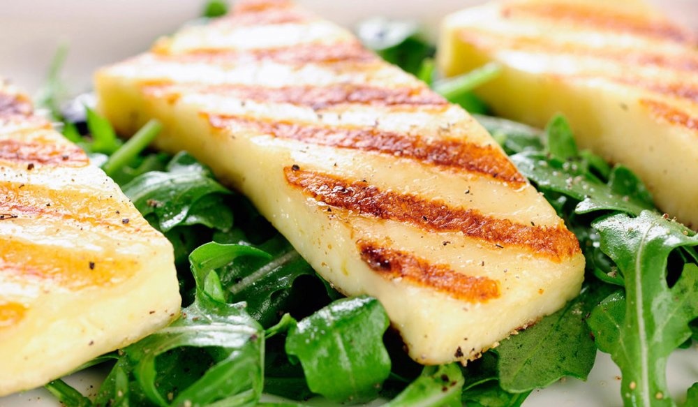 Halloumi cheese pieces